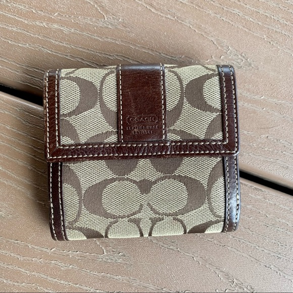 COACH Logo Small Wallet - Picture 2 of 8